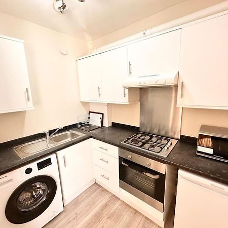 2 Bedroom Apartment In Se13 ลอนดอน ภายนอก รูปภาพ