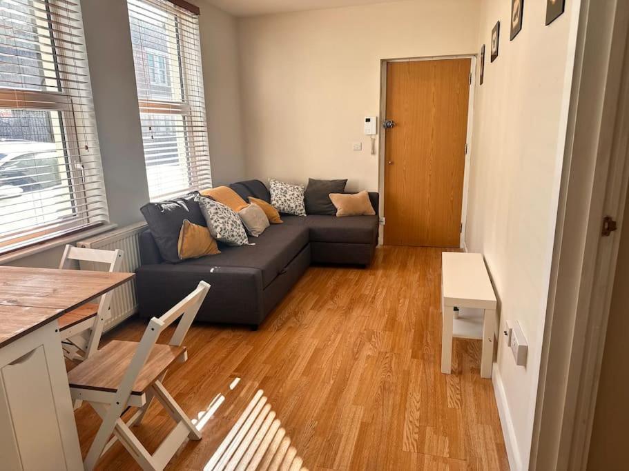 2 Bedroom Apartment In Se13 ลอนดอน ภายนอก รูปภาพ