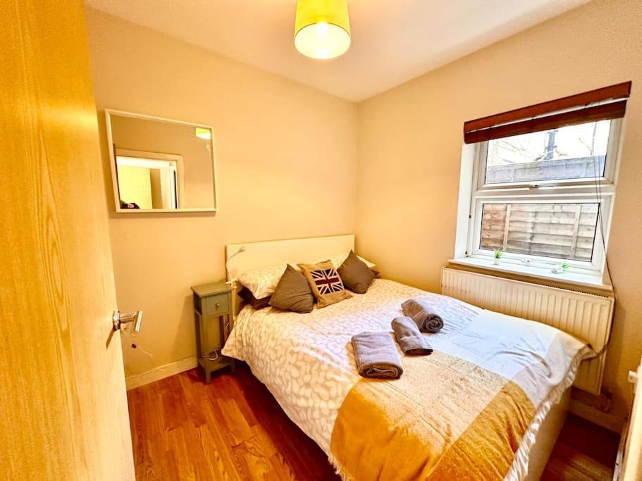 2 Bedroom Apartment In Se13 ลอนดอน ภายนอก รูปภาพ