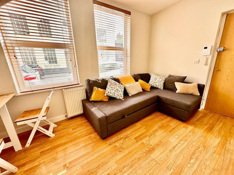 2 Bedroom Apartment In Se13 ลอนดอน ภายนอก รูปภาพ